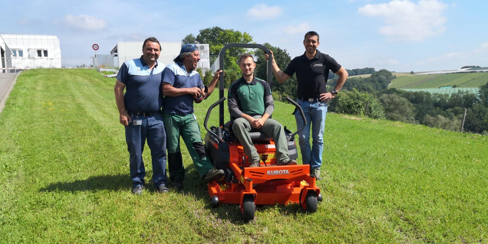 Kubota Zero Turn Z122R-Vaudaux