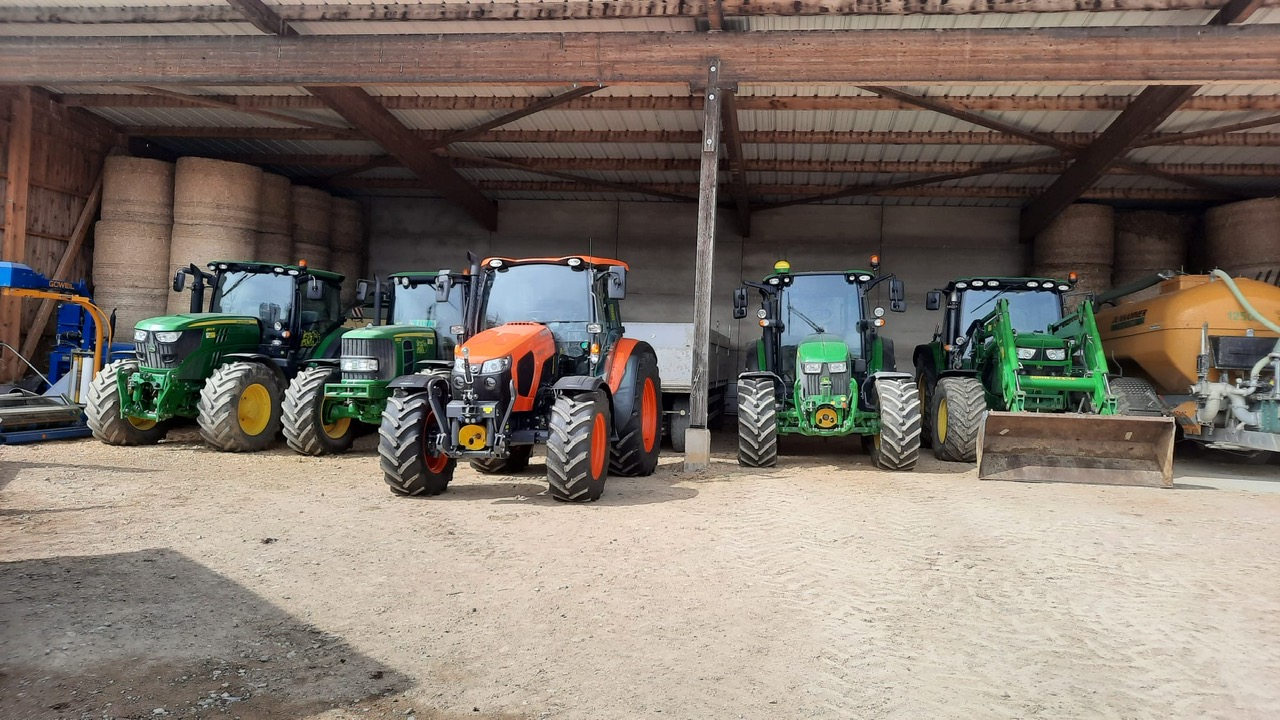 Miettraktor Kubota M5111DTHQ MG Oberzeihen