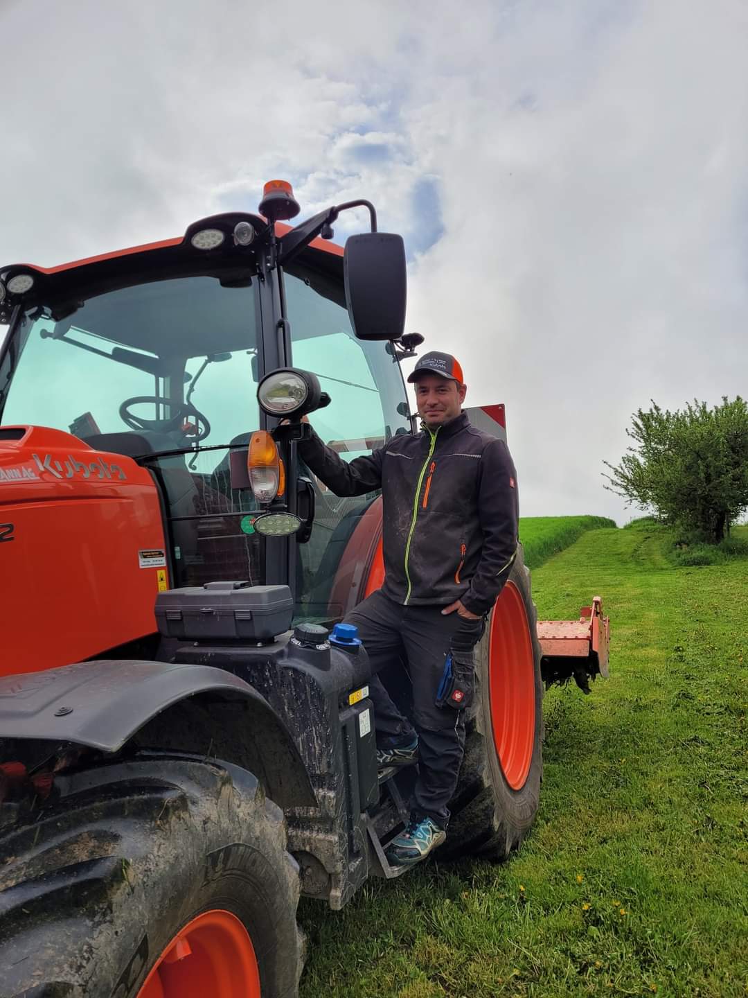 Kubota M6-142 Perdrix Luc 01