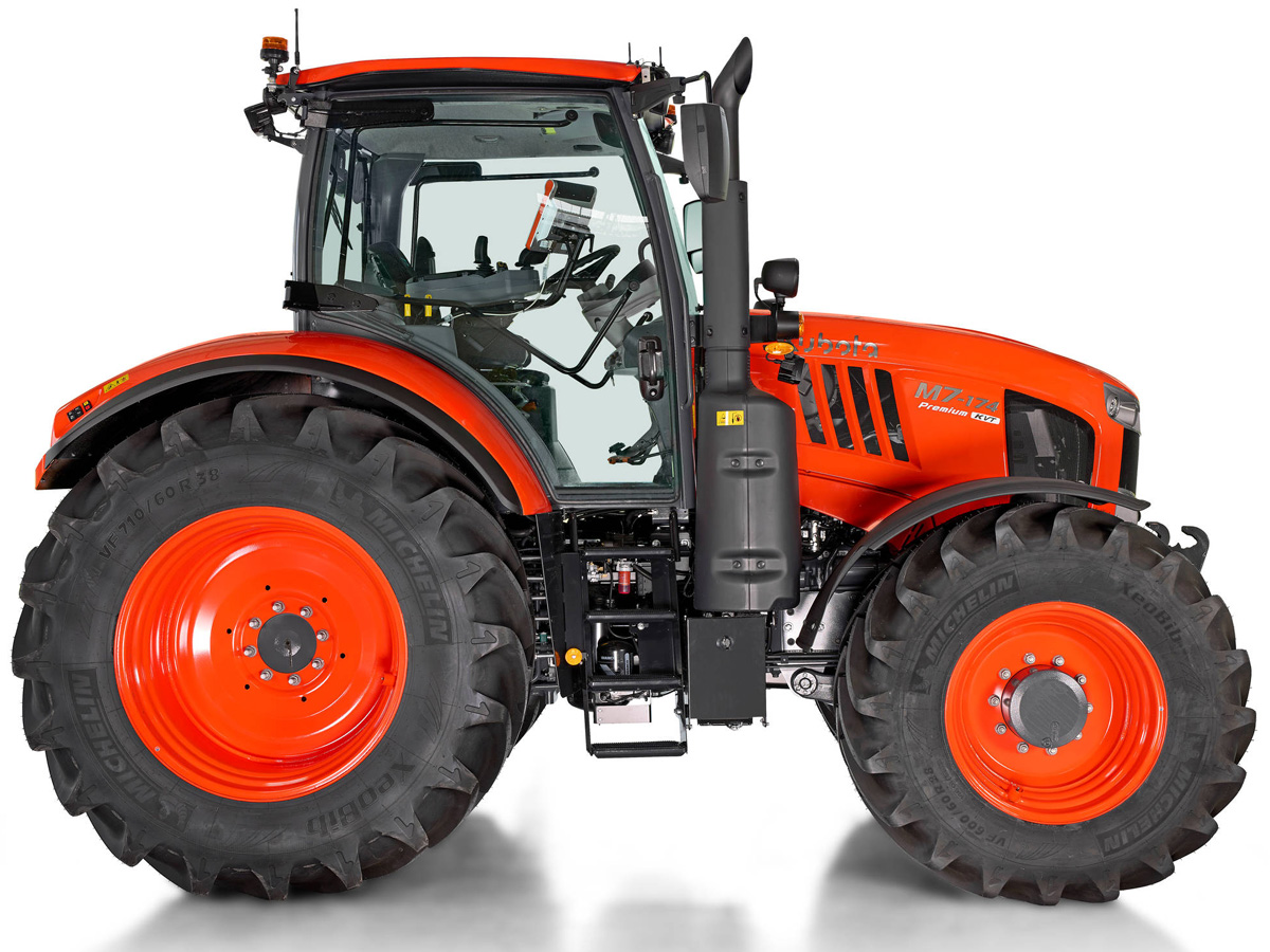 kubota_m7004_studio_02